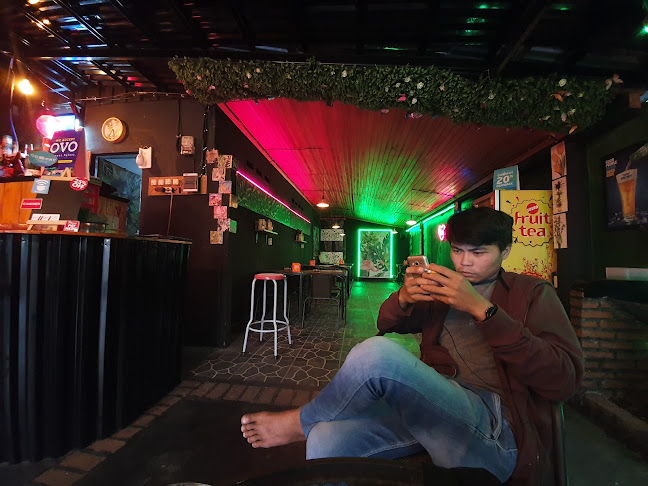 Opinii despre Tropic Cafe & Lounge în Kota Tomohon - Gastronomi dan perhotelan