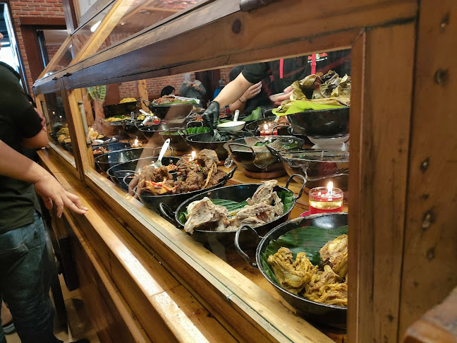 Comentarii opinii despre Rumah Makan Boemi Mitoha