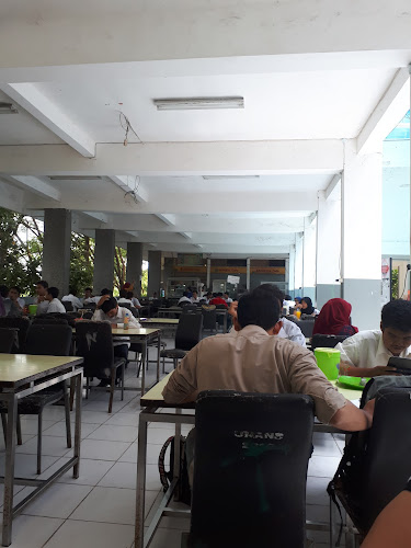 Komplek Business Center Lantai 1 Kel, Limau Manis, Kec. Pauh, Kota Padang, Sumatera Barat 25154