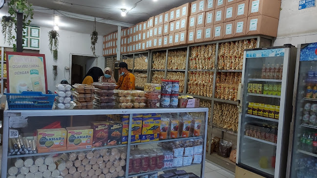 Opinii despre Amplang Bumbu Usaha Devi în Kota Samarinda - Gastronomi dan perhotelan