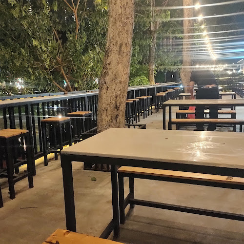 Jl. Mayjend. Jonosewojo, Pradahkalikendal, Kec. Dukuhpakis, Surabaya, Jawa Timur 60227