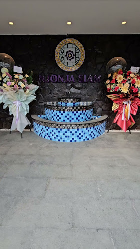 Opinii despre Marru Bistro & Njonja Siam în Kota Jambi - Gastronomi dan perhotelan