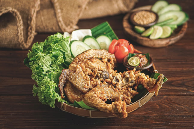 Jl. Kusuma Bangsa No.40, Ketabang, Kec. Genteng, Surabaya, Jawa Timur 60272