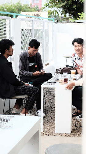 Comentarii opinii despre Koloni Coffee