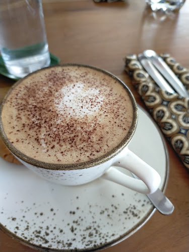 Bali Buda Renon - Gastronomi dan perhotelan