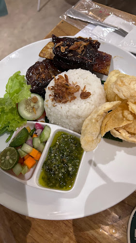 Jl. Emerald Boulevard, Parigi, Kec. Pd. Aren, Kota Tangerang Selatan, Banten 15227