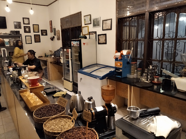 Dr.KOFFIE HQ - Gastronomi dan perhotelan