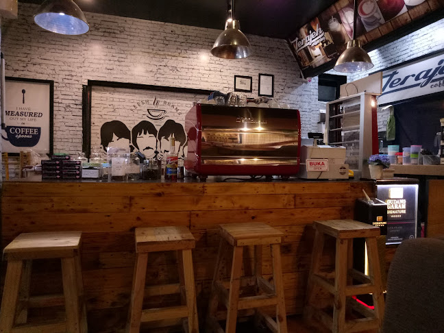 Jl. Merdeka No.57, Lemahwungkuk, Kec. Lemahwungkuk, Kota Cirebon, Jawa Barat 45111