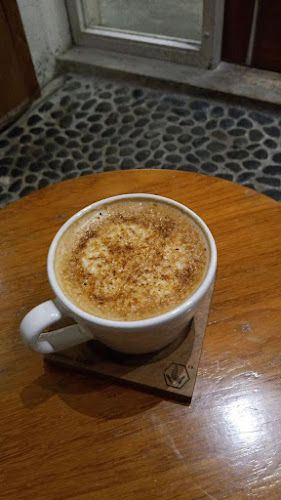 Opinii despre Nyaman Coffee în Kota Mataram - Gastronomi dan perhotelan