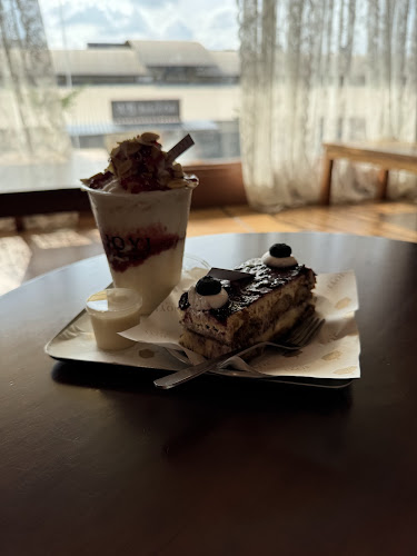 Comentarii opinii despre Joyi Bakes Cafe - Tiramisu Bingsoo Tea Dessert