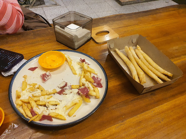 Me.Dia Coffee and Space - Gastronomi dan perhotelan