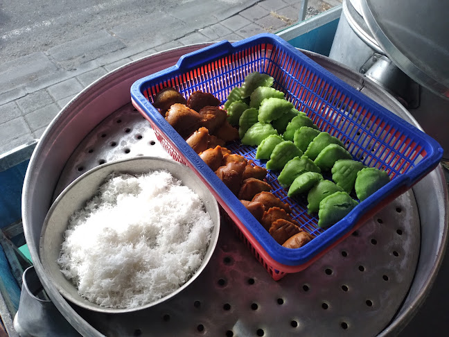 Opinii despre Kue Apem Panas Bugis în Kota Denpasar - Gastronomi dan perhotelan