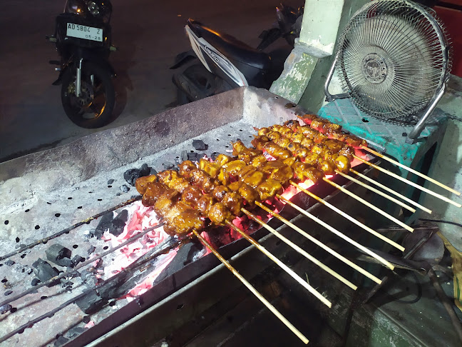 Opinii despre Bakso Bakar BABEKU în Kota Surakarta - Gastronomi dan perhotelan