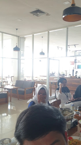 Opinii despre Social Barn Coffee în Kota Palopo - Gastronomi dan perhotelan