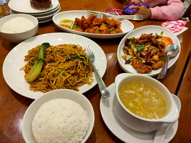 Imperial Kitchen Mall The Park, Serua, Kec. Bojongsari, Kota Depok, Jawa Barat 16517