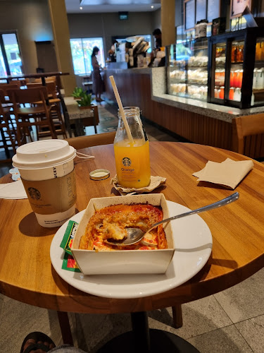 Opinii despre Starbucks Siliwangi Sukabumi în Kota Sukabumi - Gastronomi dan perhotelan