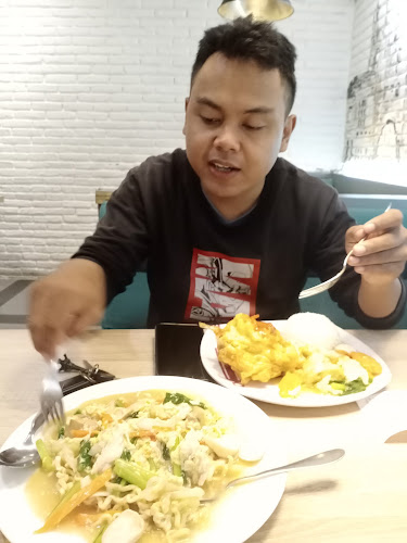 Level 21 Mall, Jl. Teuku Umar No.1 Lantai Dasar, Dauh Puri Klod, Kec. Denpasar Bar., Kota Denpasar, Bali 80114