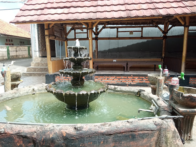 Rumah Makan Khas Betawi Babeh Sadeli - Kota Tangerang Selatan