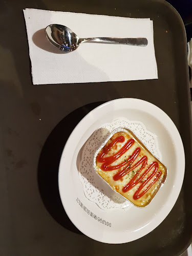 Opinii despre Carnis Express în Surabaya - Gastronomi dan perhotelan