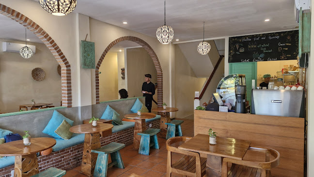 Bali Buda Renon - Gastronomi dan perhotelan