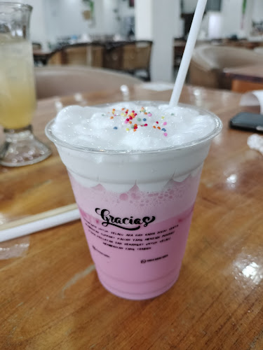 GRACIAS Resto & Cafe - Gastronomi dan perhotelan