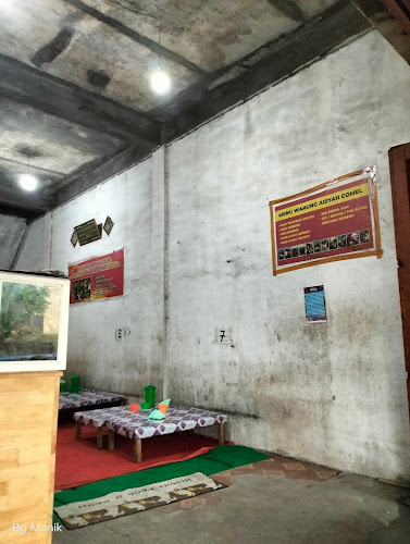 Warung aisyah comel
