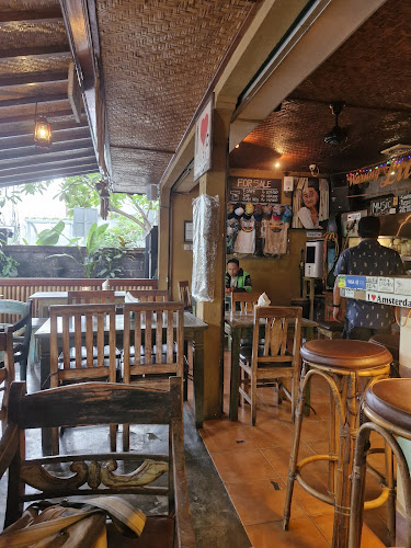 Warung Little Bird - Gastronomi dan perhotelan