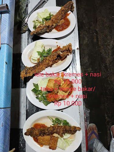 Opinii despre Warung Makan Lalapan Mas Shaka în Kota Semarang - Gastronomi dan perhotelan