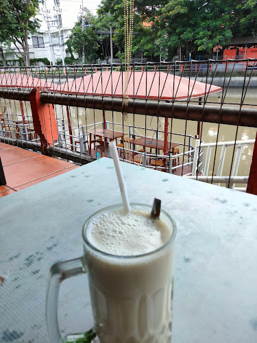 Sentra Wisata Kuliner Taman Prestasi