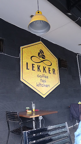 Lekker Resto & Cafe - Gastronomi dan perhotelan