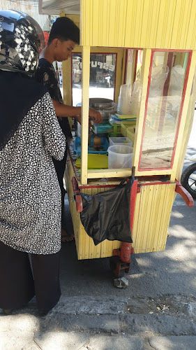 Es Putar Akademis - Kota Makassar