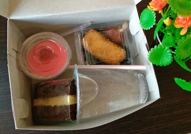 Opinii despre Oemah Kue în Kota Mataram - Gastronomi dan perhotelan