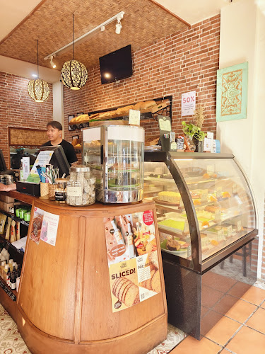 Jl. Raya Puputan No.108, Sumerta Kelod, Kec. Denpasar Tim., Kota Denpasar, Bali 80234