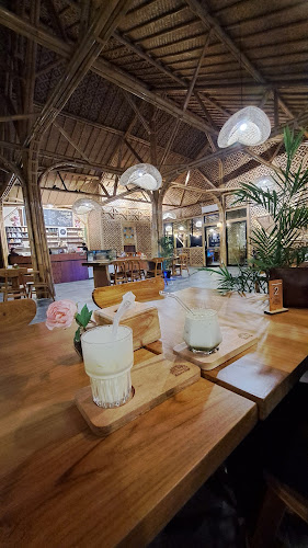 Comentarii opinii despre Teratai Cafe & Resto