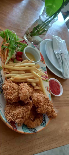 Opinii despre Emerald Tree Resto & Coffee Bar în Kota Tangerang Selatan - Gastronomi dan perhotelan