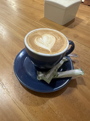 Opinii despre de'Clan Resto & Cafe Depok în Kota Depok - Gastronomi dan perhotelan