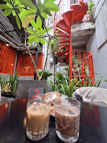 Djoen Bakery, Coffee & Resto sedjak 1935 - Gastronomi dan perhotelan