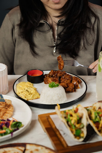 Maure - Gastronomi dan perhotelan