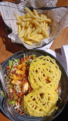 Dadi's Coffee Garden - Gastronomi dan perhotelan