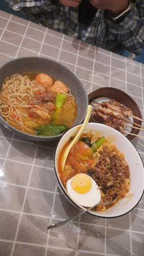 Gang Makmoer - Gastronomi dan perhotelan