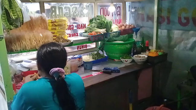 Opinii despre Nasi goreng mas kemed în Kota Tangerang Selatan - Gastronomi dan perhotelan