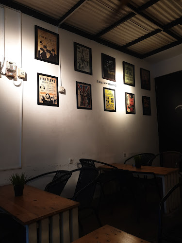 Jl. Masjid Nurul Qomar No.46, Sawah Baru, Kec. Ciputat, Kota Tangerang Selatan, Banten 15413