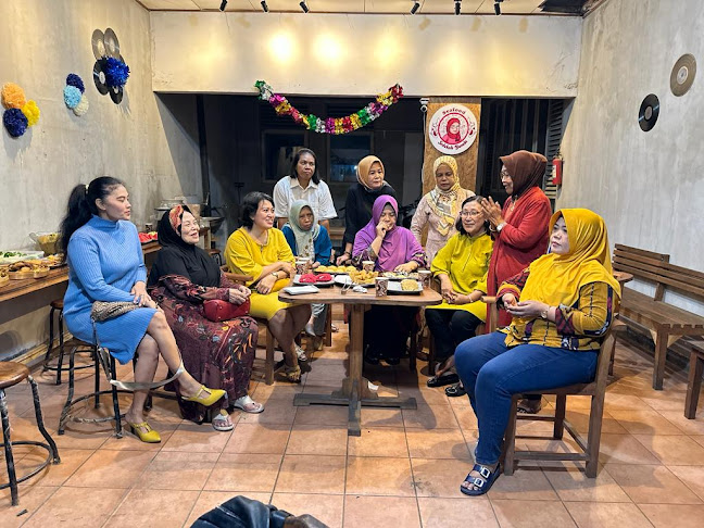 Penyetan Sedekah Bunda - Gastronomi dan perhotelan