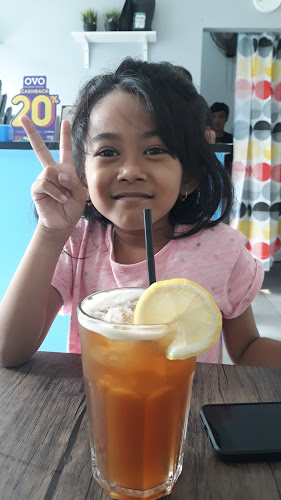 Opinii despre Ren-se' Coffee and Bowl în Kota Depok - Gastronomi dan perhotelan