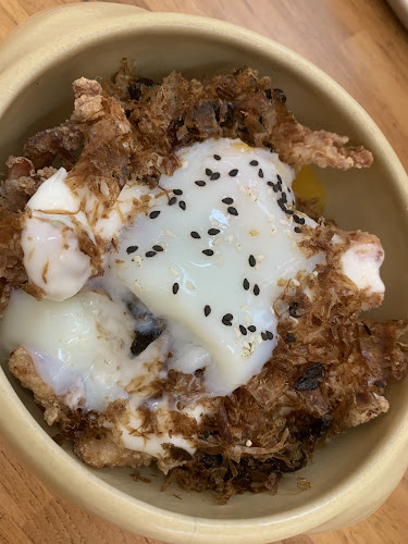 Sumatra, Jl. Sumatera No.21, Braga, Kec. Sumur Bandung, Kota Bandung, Jawa Barat 40111