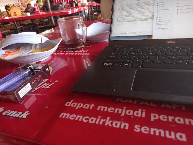 Tongkrongan Pakde Bakat