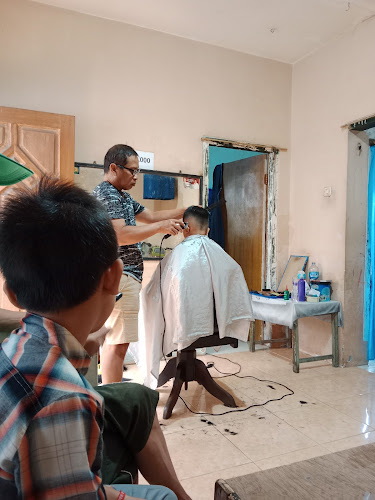 No Bond Hair Cut - Gastronomi dan perhotelan