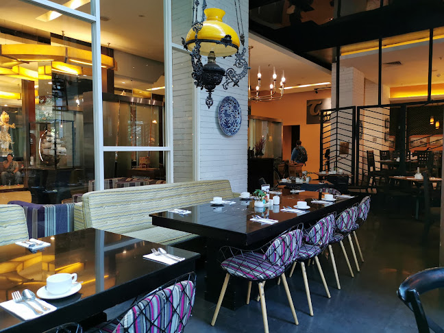 Trimurti Restaurant - Gastronomi dan perhotelan