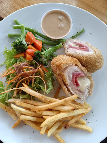 Comentarii opinii despre Emerald Tree Resto & Coffee Bar