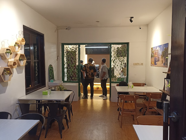 Comentarii opinii despre Tak Kunjung Padam Coffee House Surabaya